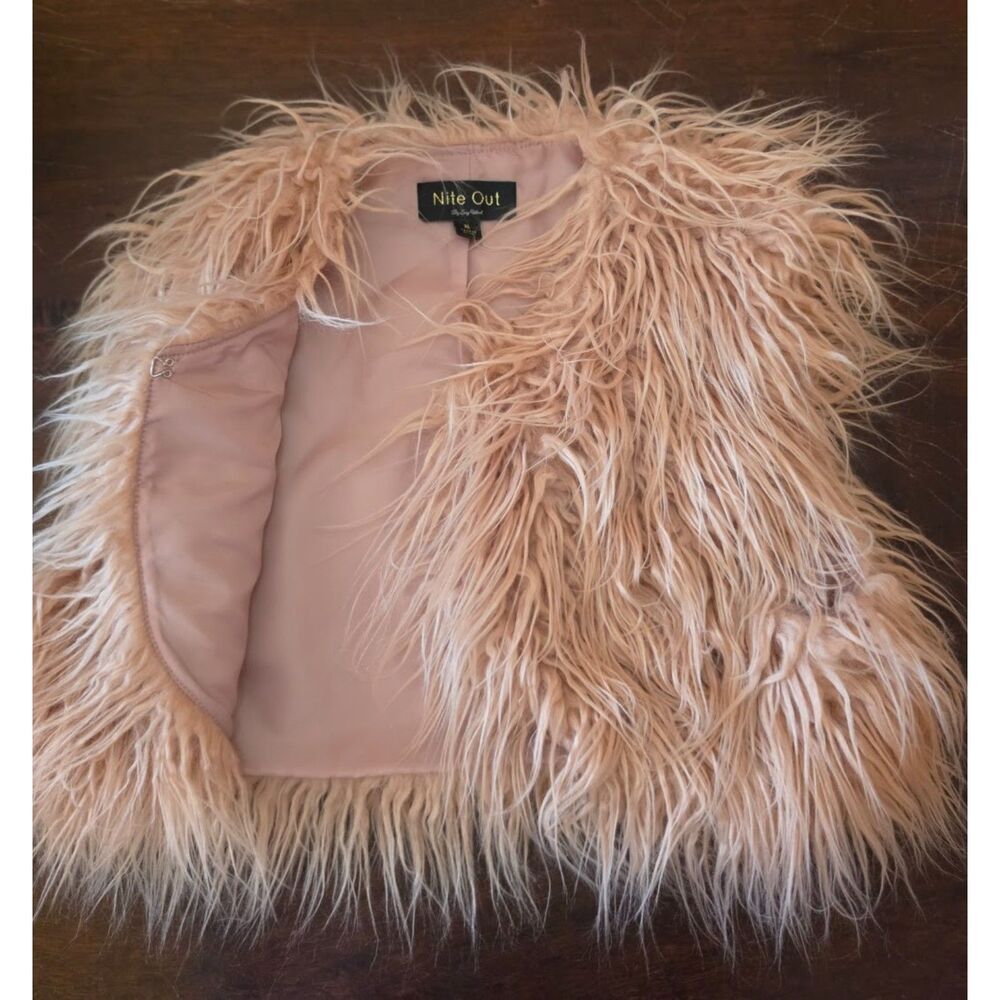 Nite Out blush pink shaggy faux fur vest Size XL